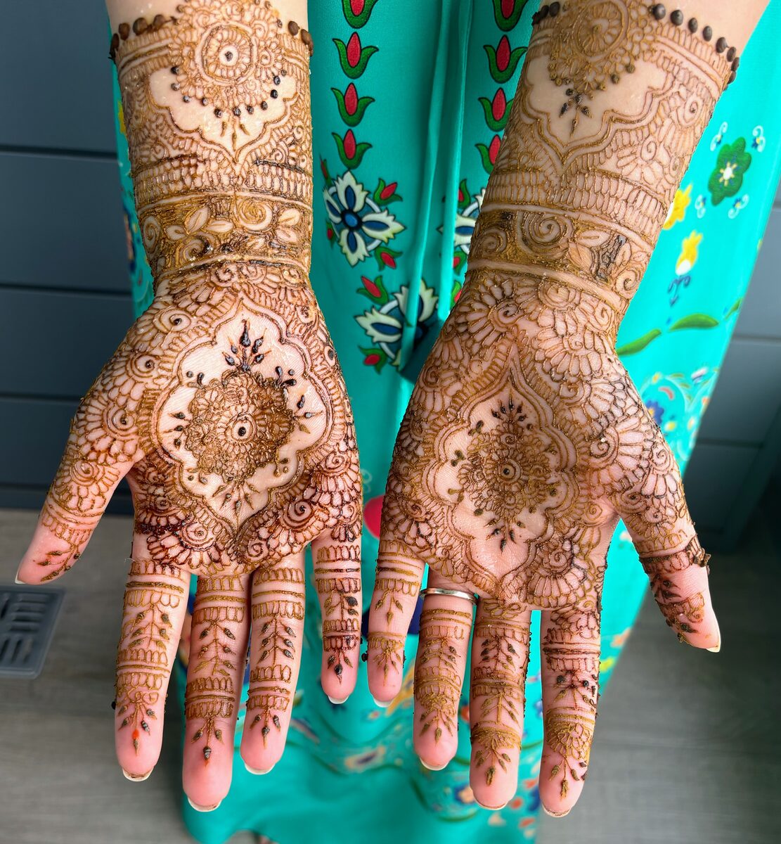 Bridal makeup with traditional jewelry and dupatta